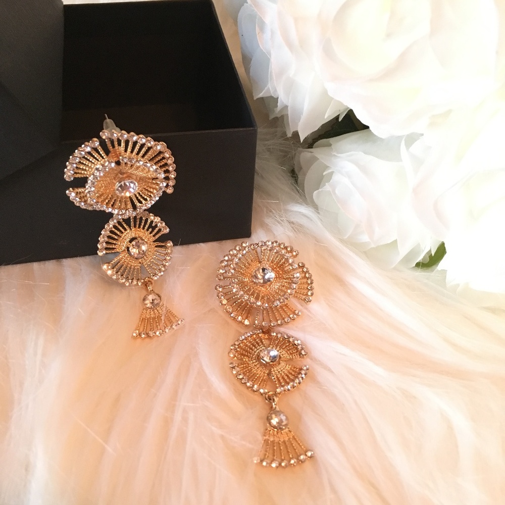 NWT Gorgeous FLOWER Big Dangle Women Earrings